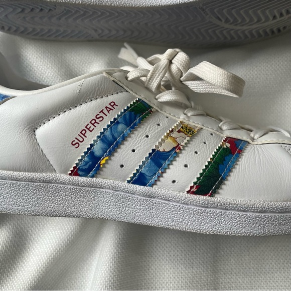 Adidas Superstar Multicolor Stripe Sneaker, White with Flower Stripes Size 6.5 - Picture 5 of 9